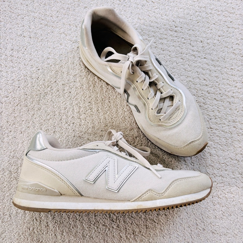 New Balance Women's Sola Sleek Cream Sneakers